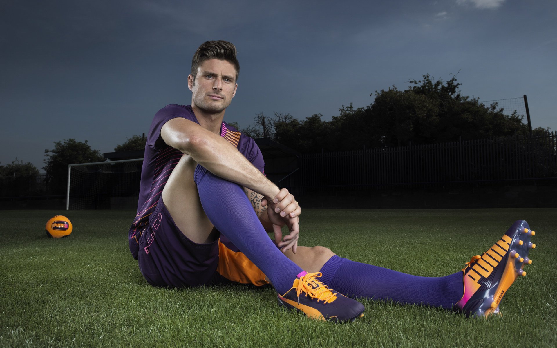 梅西西决生死战接管比赛，秘鲁强压塞维利亚的战术启示