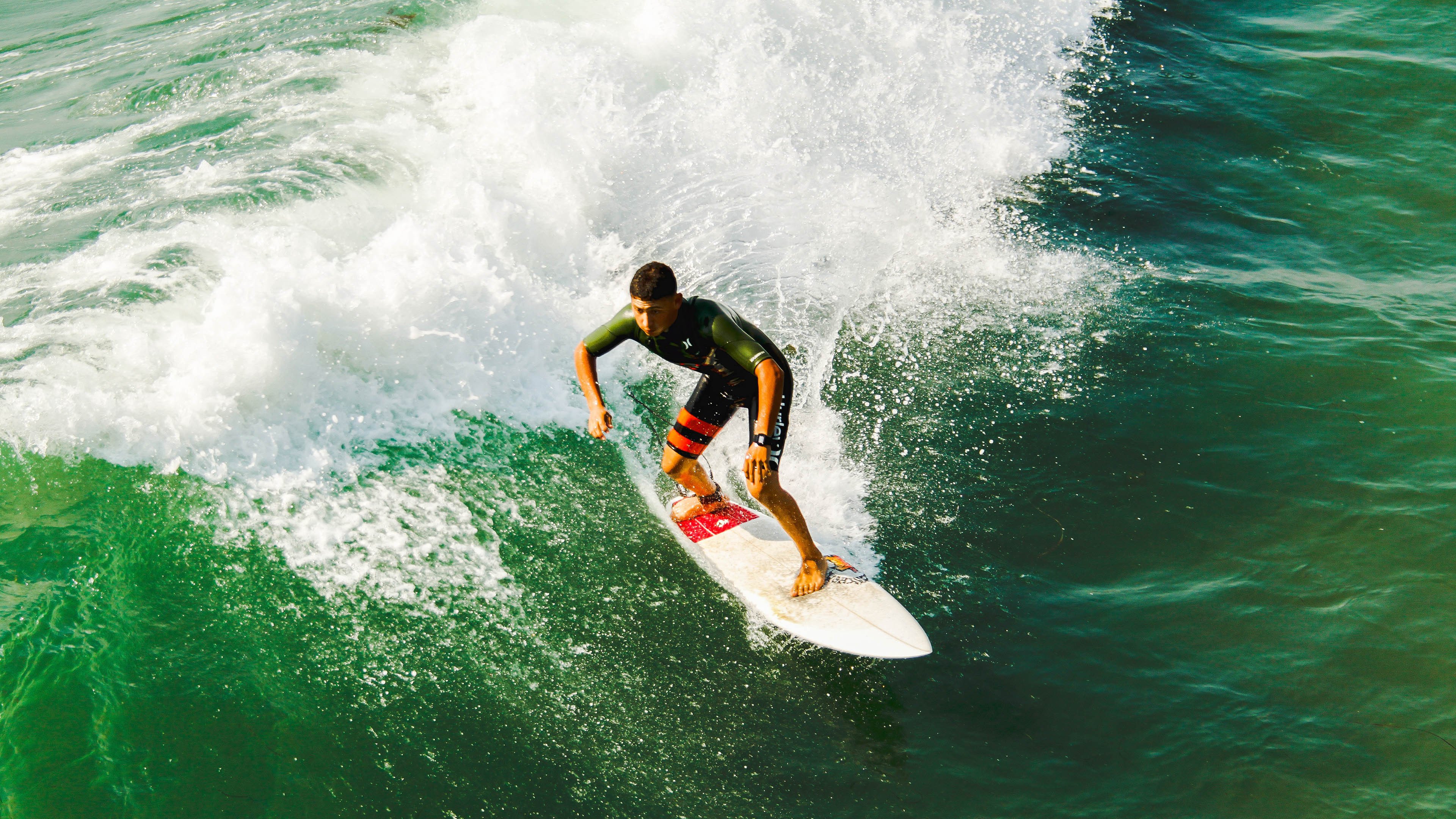 米切尔末节19分导演逆转狂潮 爵士窒息防守提前终结篮网悬念