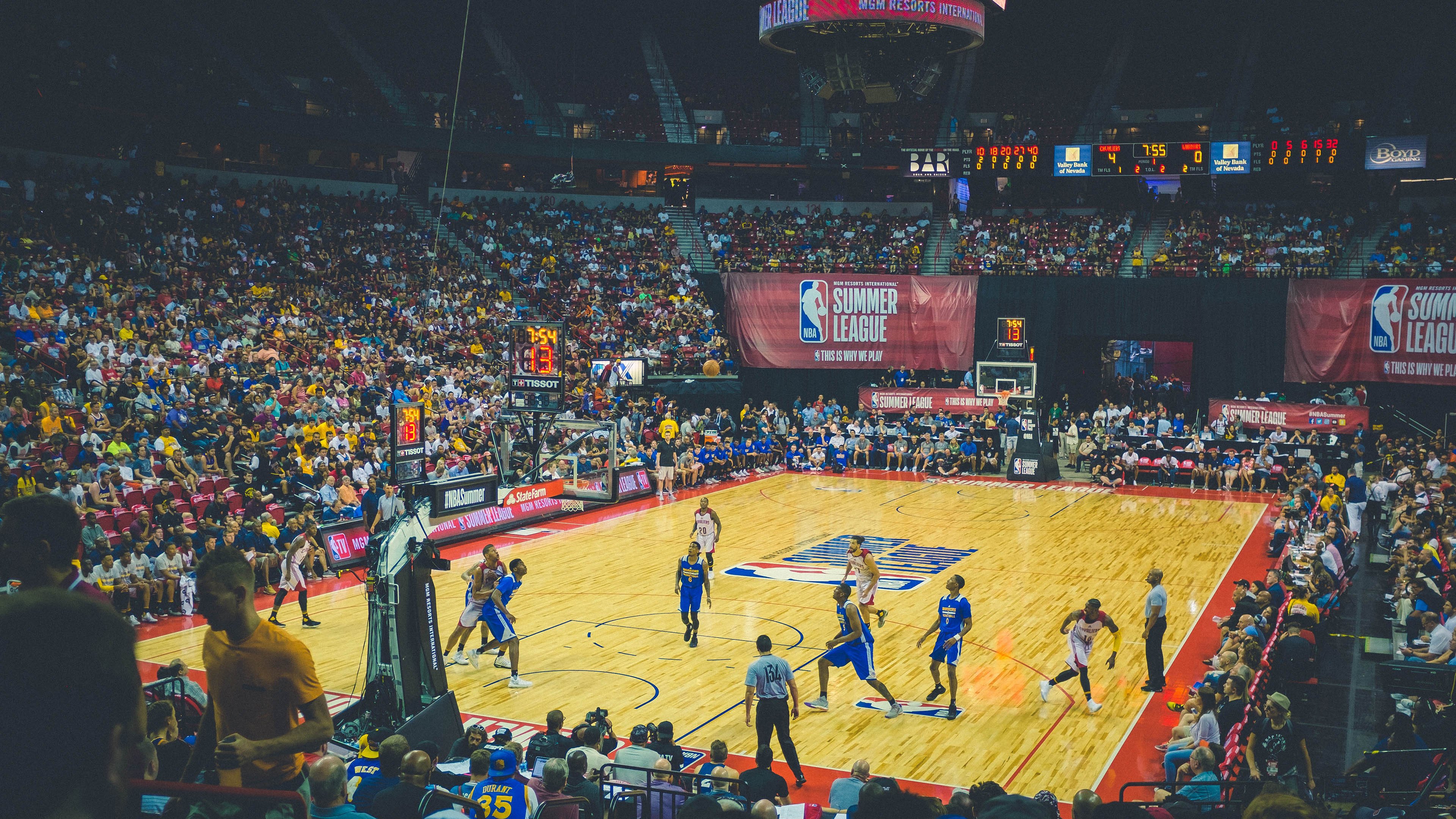 意甲焦点战,雷霆强势晋级太阳